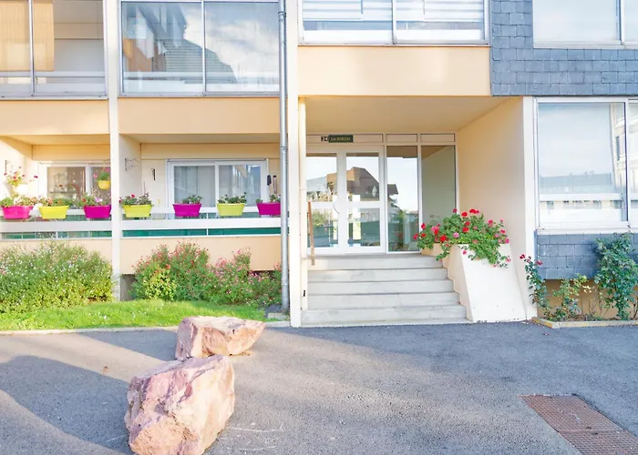 A Joaninha - Vue Sur Le Port * Courseulles-sur-Mer